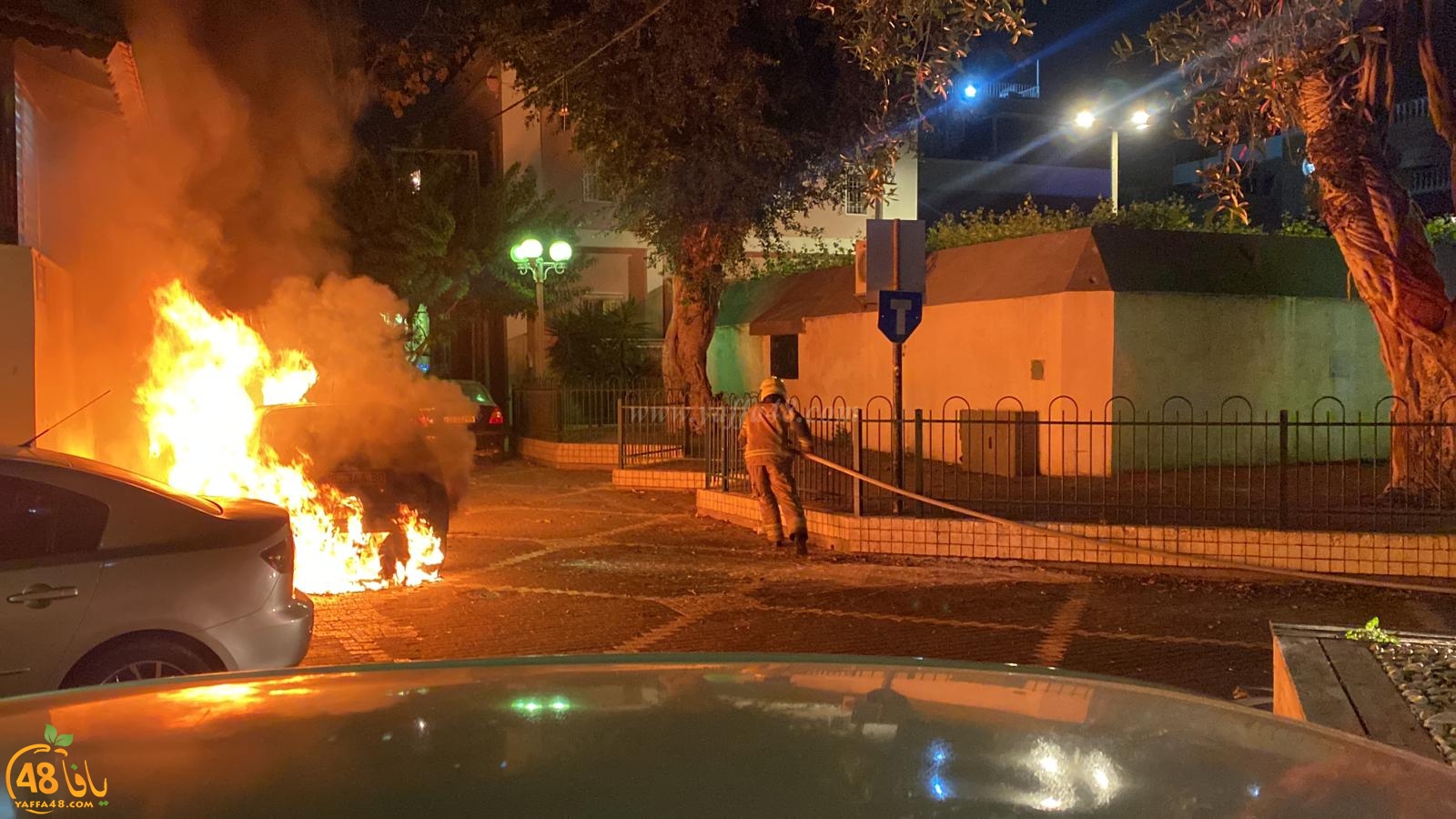 يافا: فجر اليوم - احتراق مركبة والاطفائية تهرع للمكان 